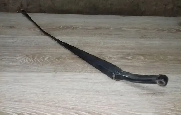 Volvo V70 Front wiper blade arm 30655615
