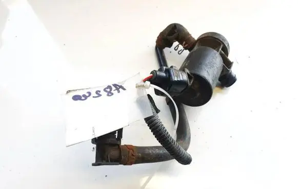 Lexus IS 220D-250-350 Windscreen/windshield washer pump