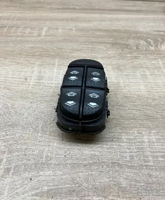 Ford Focus Electric window control switch 98AB14A132DE 03162252
