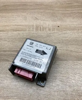 Opel Omega B1 Airbag control unit/module 90492467 5WK4110