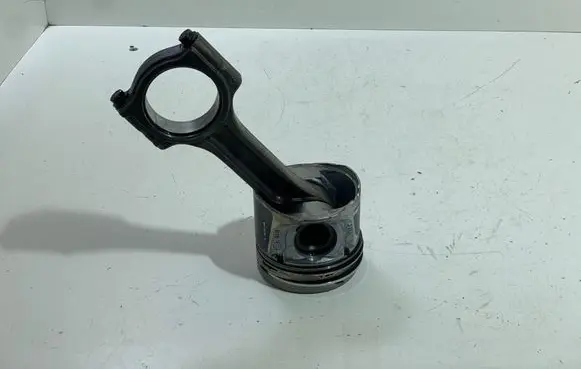 Renault Koleos I Piston with connecting rod 