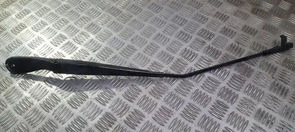 Volvo V50 Front wiper blade arm 30698252