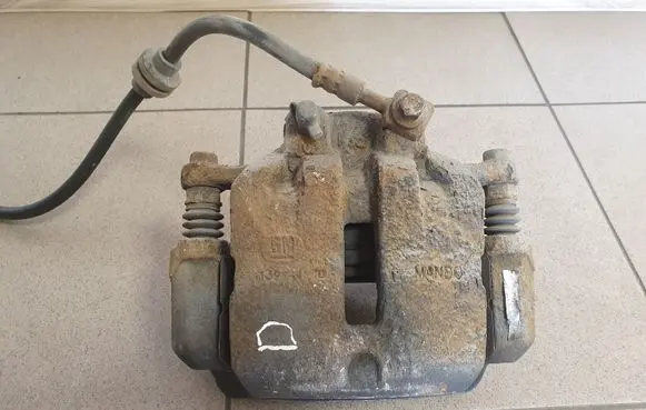 Opel Insignia A Front brake caliper