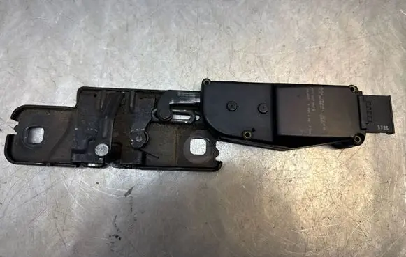 Audi Q7 4L Tailgate/trunk/boot lift motor 4F9827383B