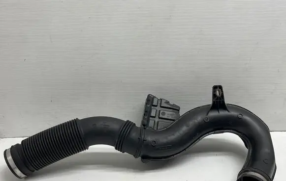 Opel Vivaro Air intake duct part 165755972R 93451664