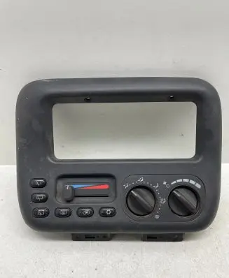 Chrysler Voyager Climate control unit P04677935AB 935AB 2589