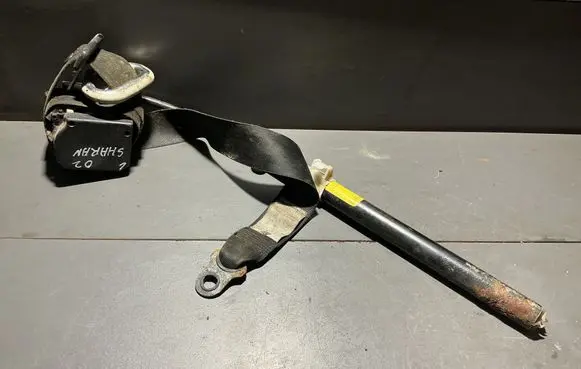 Volkswagen Sharan Front seatbelt 33023997