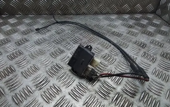Peugeot Traveller Trunk lid opening control unit 9809260680 980926068004