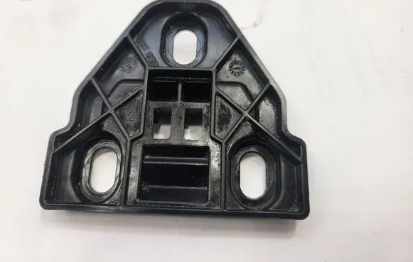 Porsche Cayenne (92A) Headlight/headlamp mounting bracket 19783600