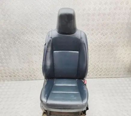 Toyota Hilux (AN120, AN130) Front passenger seat 720100K160