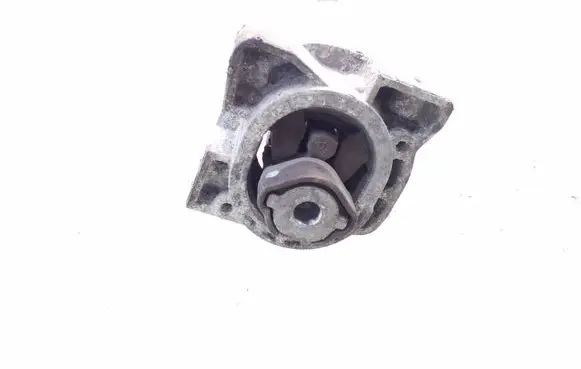 Mercedes-Benz B W245 Engine mount bracket A1692400918