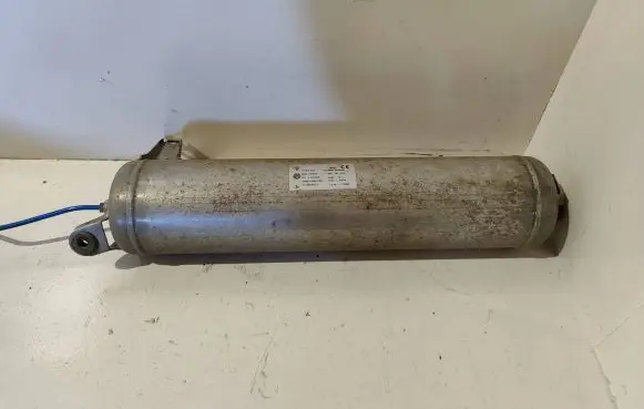 Volkswagen Touareg I Air suspension tank/reservoir 7L0616201A 15158000152 FL7729300