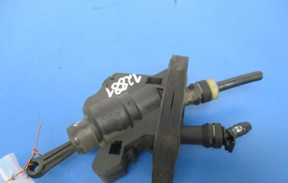 Mazda 323 F Clutch master cylinder
