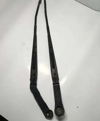 Mitsubishi Pajero Front wiper blade arm