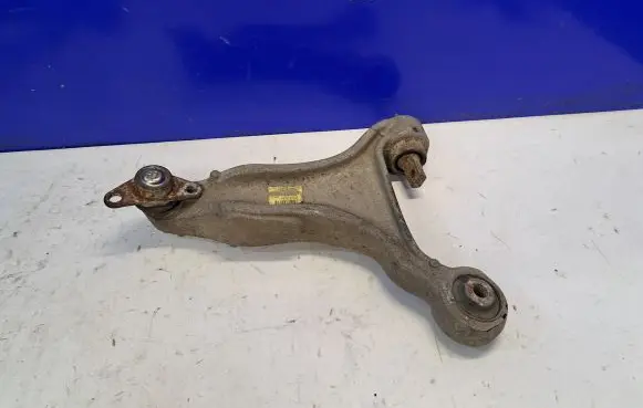 Volvo XC70 Front lower control arm/wishbone P30635231 36051004