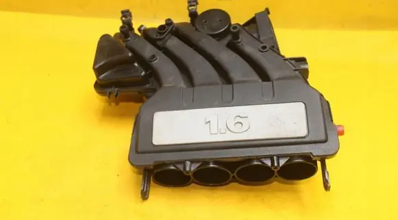 Volkswagen Golf VI Intake manifold 06A133203A