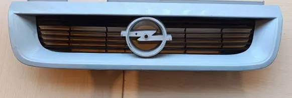 Opel Vectra A Front bumper upper radiator grill 