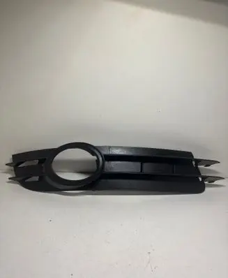 Audi A6 S6 C6 4F Front fog light trim/grill 4F0807682A
