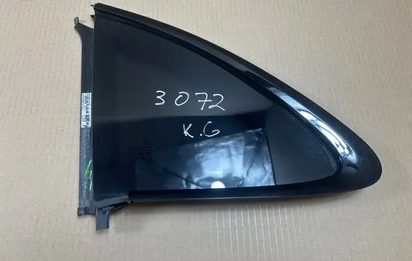 Porsche Taycan 9J1 Rear side window 9J0845297