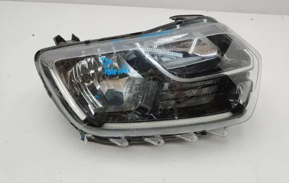 Dacia Duster II Headlight/headlamp 260101133R