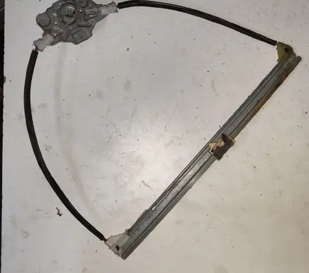 Rear door manual window regulator