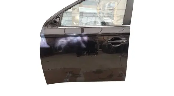 Mitsubishi Outlander Front door