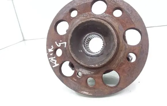 Mercedes-Benz E A207 Rear wheel hub