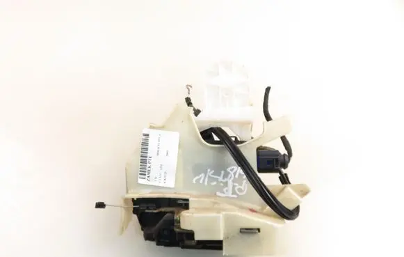Volkswagen Polo IV 9N3 Rear door lock
