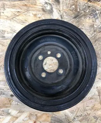 Volkswagen Golf VI Crankshaft pulley 03G105243