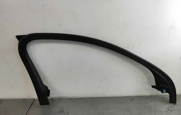 Volvo C40 Front door glass trim molding 32274746