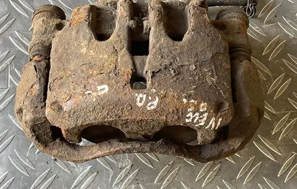 Iveco Daily 35 - 40.10 Front brake caliper
