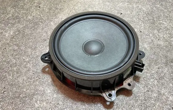 Tesla Model 3 Front door speaker 107974400E 29102108W4A 10984201