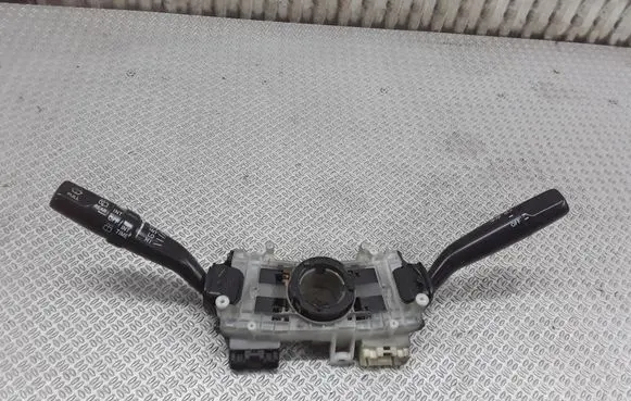 Toyota Hilux (N80, N90, N100, N110) Wiper turn signal indicator stalk/switch 8431035600