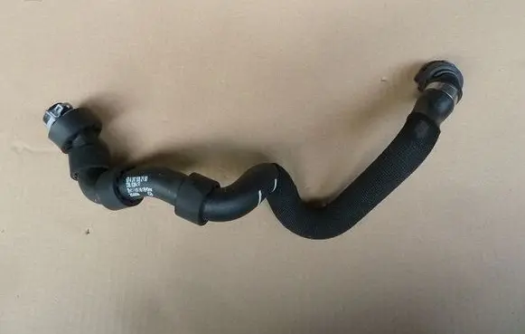 Mercedes-Benz CLA C117 X117 W117 Engine coolant pipe/hose A2475062100