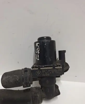 BMW 5 E60 E61 Coolant heater control valve 6920226
