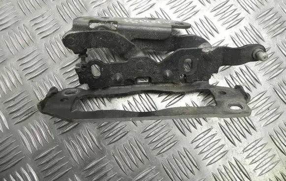 Mercedes-Benz C AMG W204 Tailgate/trunk/boot hinge A2048800828 I11529