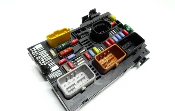 Citroen Berlingo Fuse module 9664705980