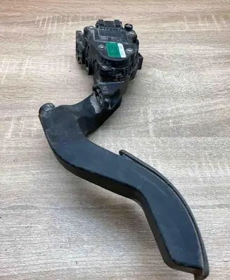 Audi A4 S4 B7 8E 8H Accelerator throttle pedal 8E2721523A