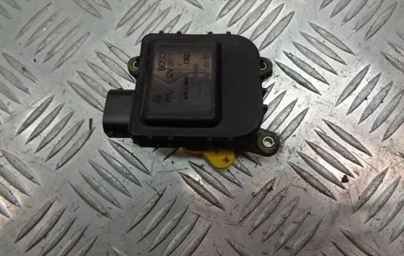 Skoda Octavia Mk1 (1U) A/C air flow flap actuator/motor 8D2820511C
