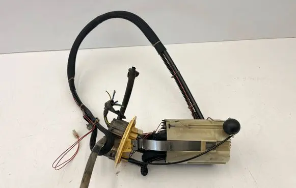 Volvo V70 In-tank fuel pump 30636883
