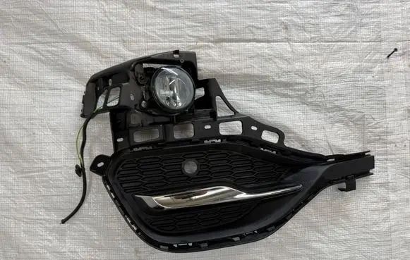 Opel Grandland X Front fog light trim/grill YP00028777