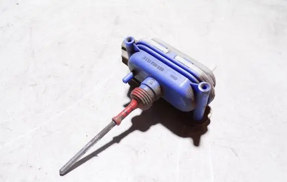 Audi 80 90 B3 Central locking vacuum pump 893862153E