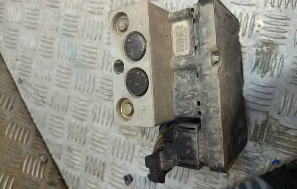 Volvo S60 ABS Pump P08671225 305232 10020403674