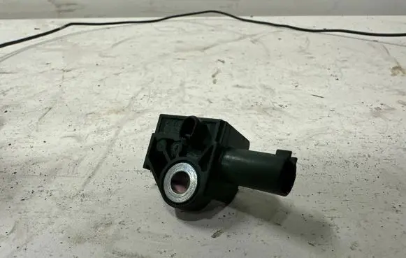 Mercedes-Benz C W204 Airbag deployment crash/impact sensor A1729056000 5WK44192