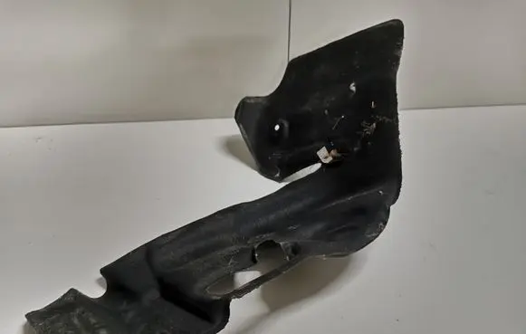 Audi Q5 SQ5 Heat shield in engine bay 8R0863822