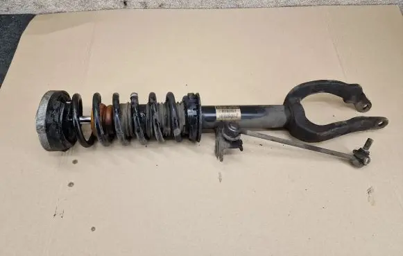 BMW 5 F10 F11 Front shock absorber with coil spring 6863664
