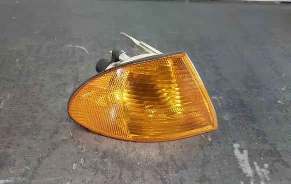 BMW 3 E46 Front indicator light 6902766 0311328002