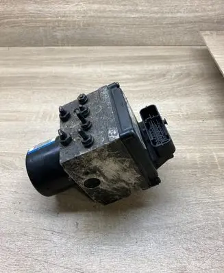 Volkswagen PASSAT B6 ABS Pump 3C0614095N