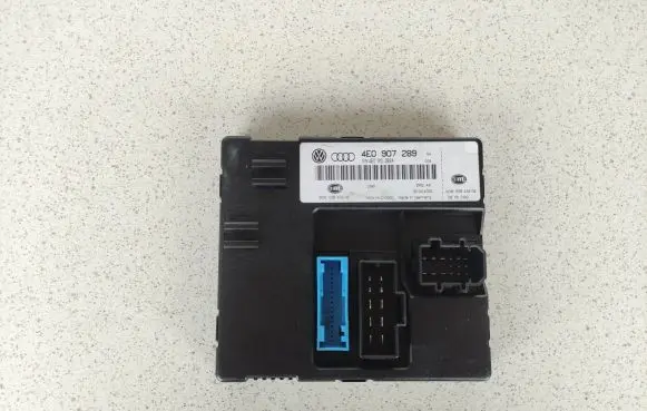 Audi A8 S8 D3 4E Comfort/convenience module 4E0907289 5DK00843206 4E0910289A