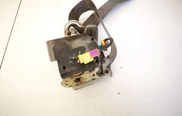 Volkswagen Golf IV Front seatbelt 1J4857705J